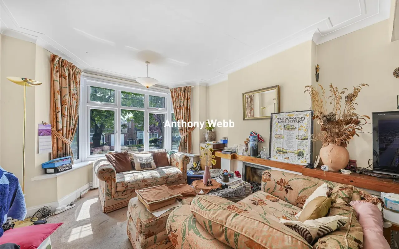 Fountains Crescent, Southgate, N14, photo 2