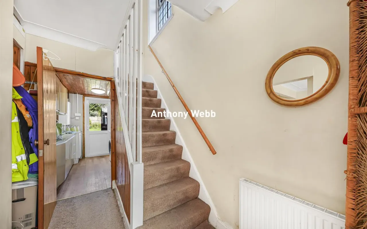 Fountains Crescent, Southgate, N14, photo 3