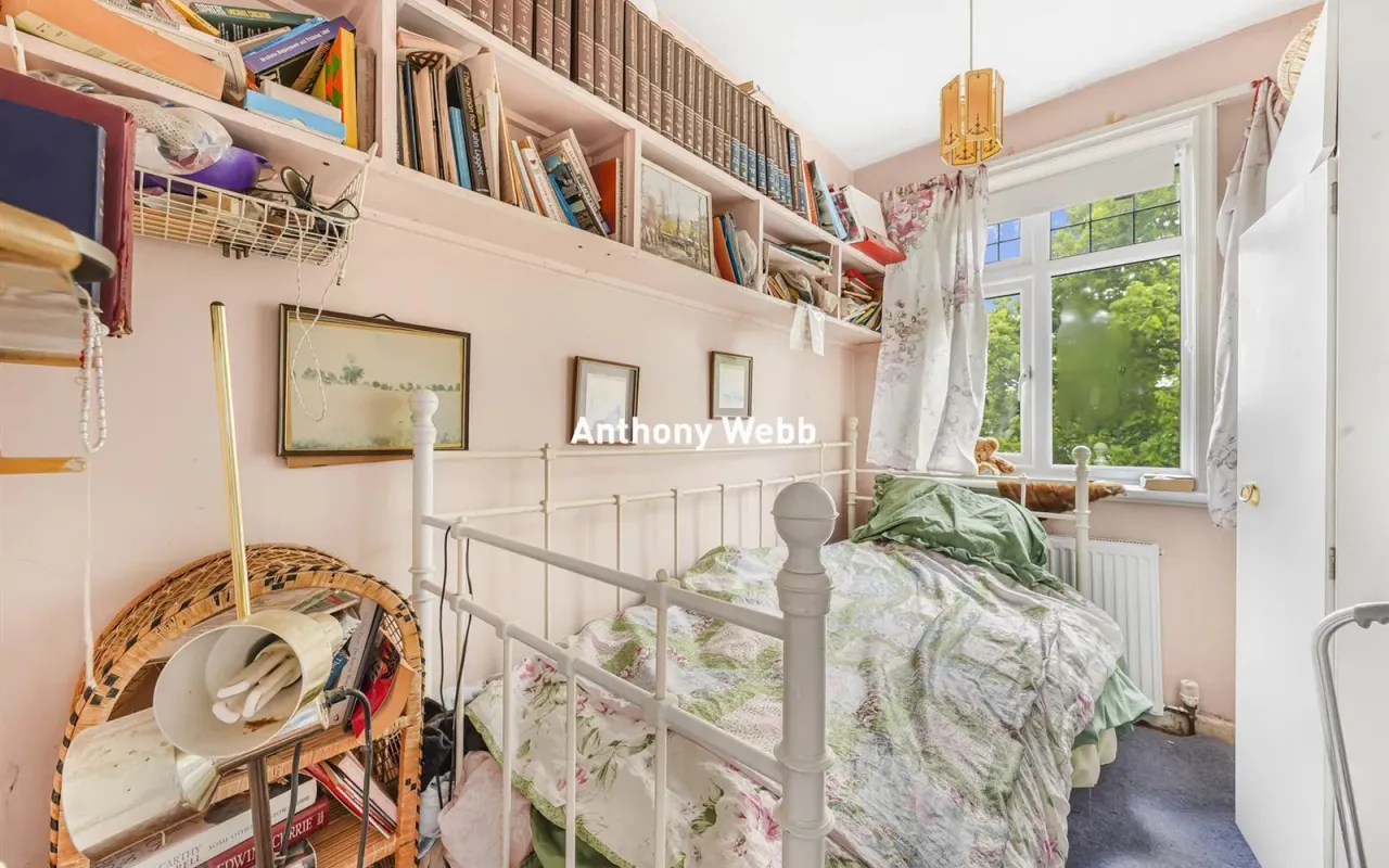 Fountains Crescent, Southgate, N14, photo 13