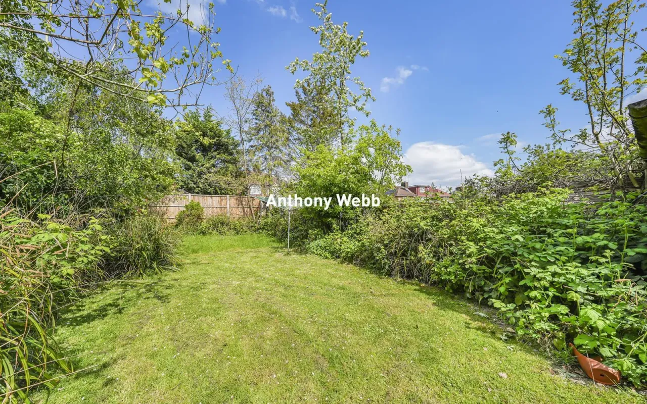 Fountains Crescent, Southgate, N14, photo 14