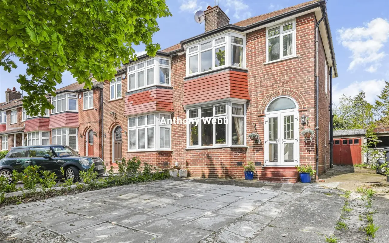 Fountains Crescent, Southgate, N14, photo 18
