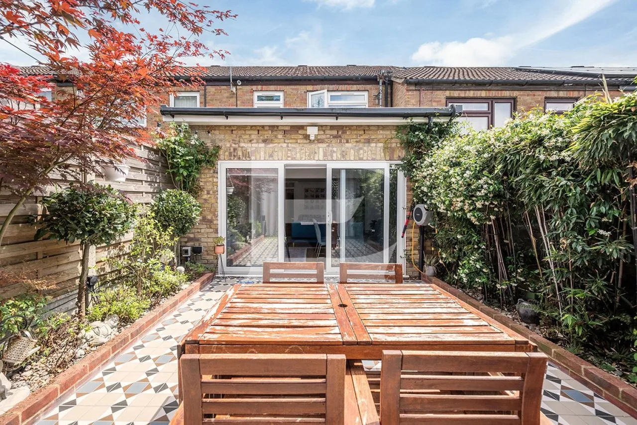 Moorlands Avenue, Mill Hill, NW7, photo 3