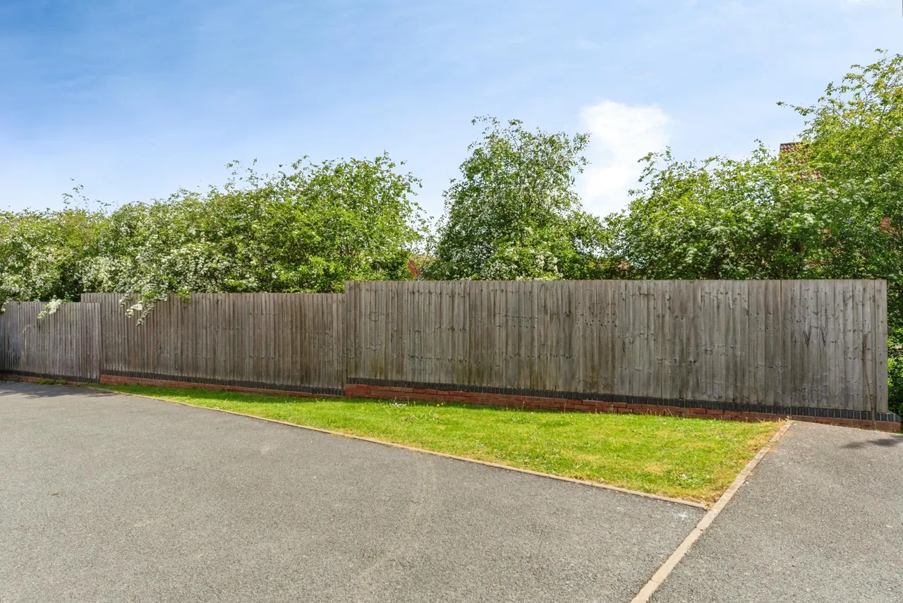Alnwick Way, Grantham, NG31, photo 14