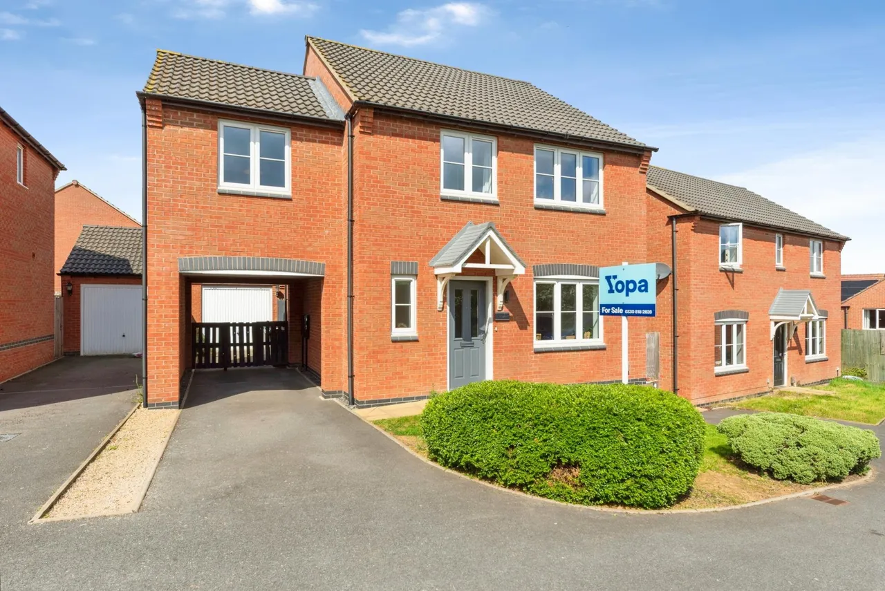 4 bed house for sale, Alnwick Way, Grantham, NG31