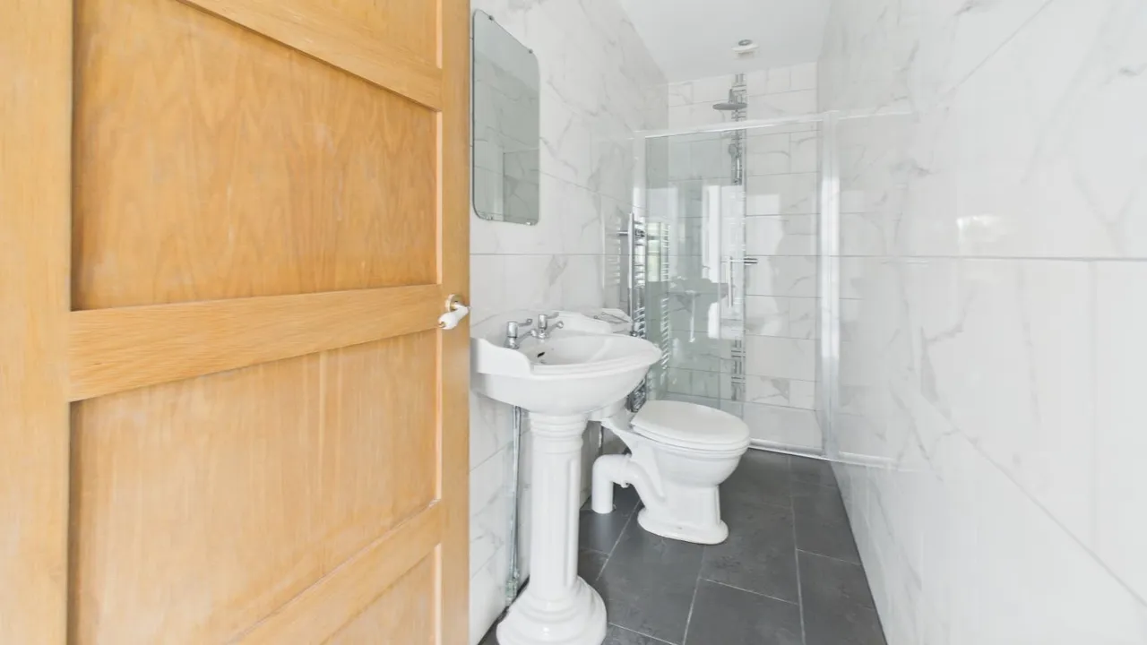 Highfields Manor Rempstone Road, Belton, LE12, photo 33