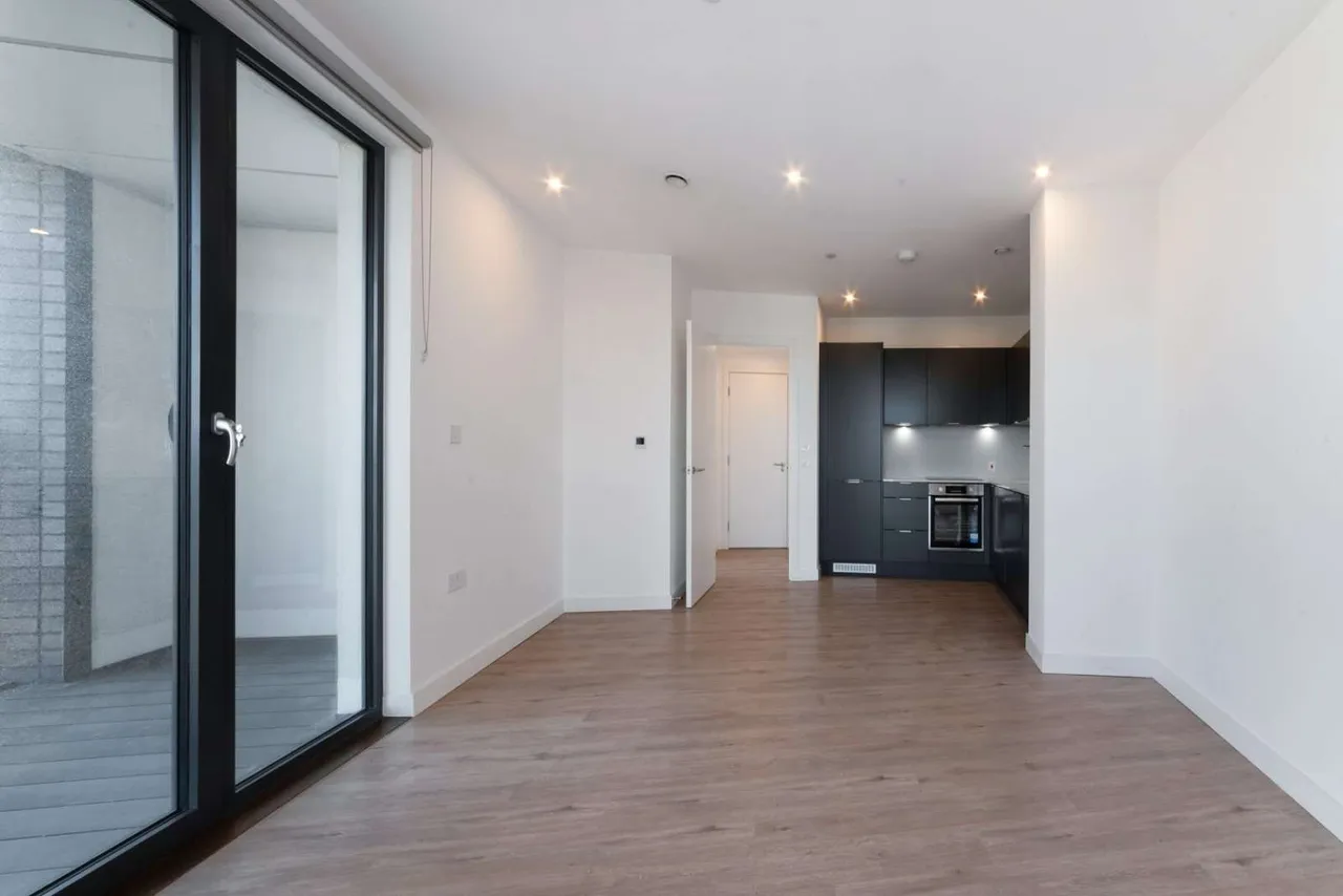 Plaistow Road, London, E13, photo 6