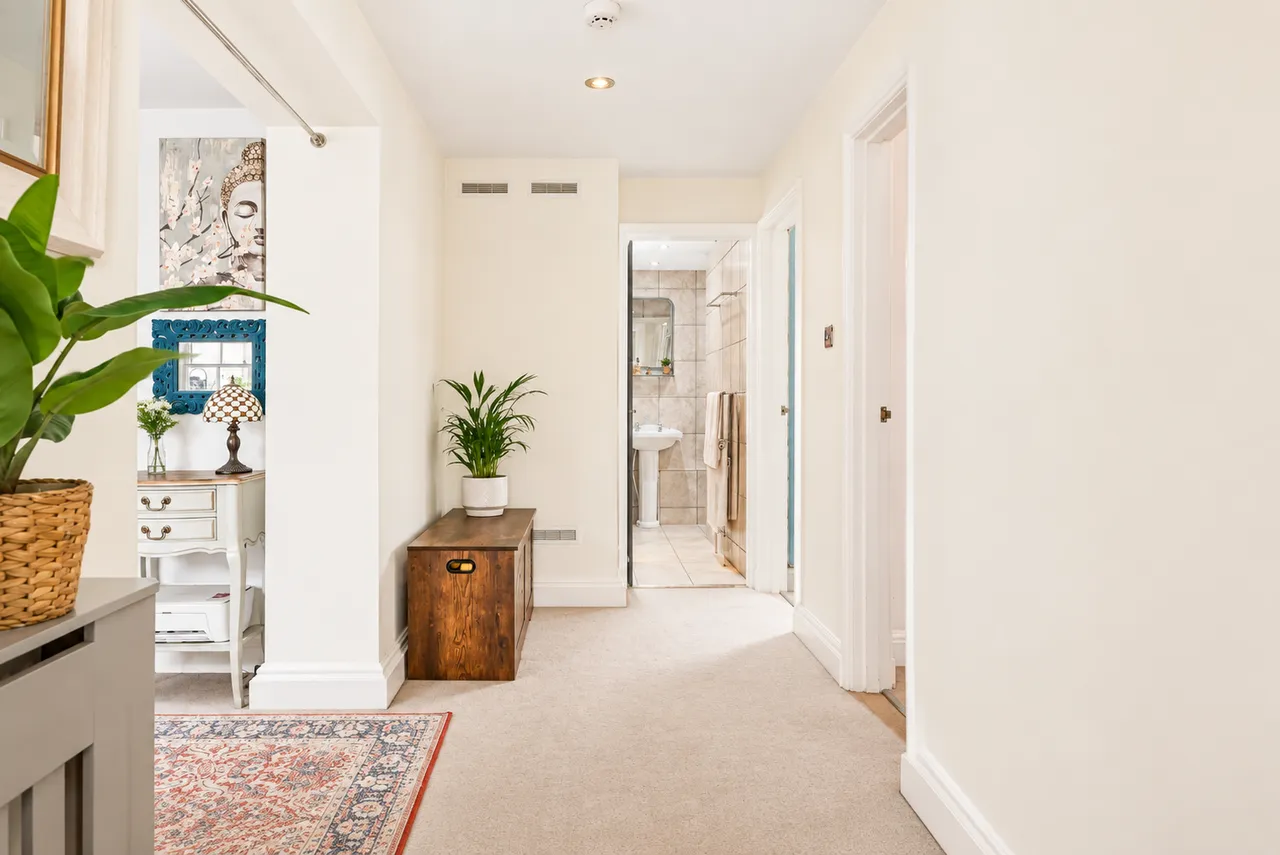 Grosvenor Place South, Cheltenham, GL52, photo 7
