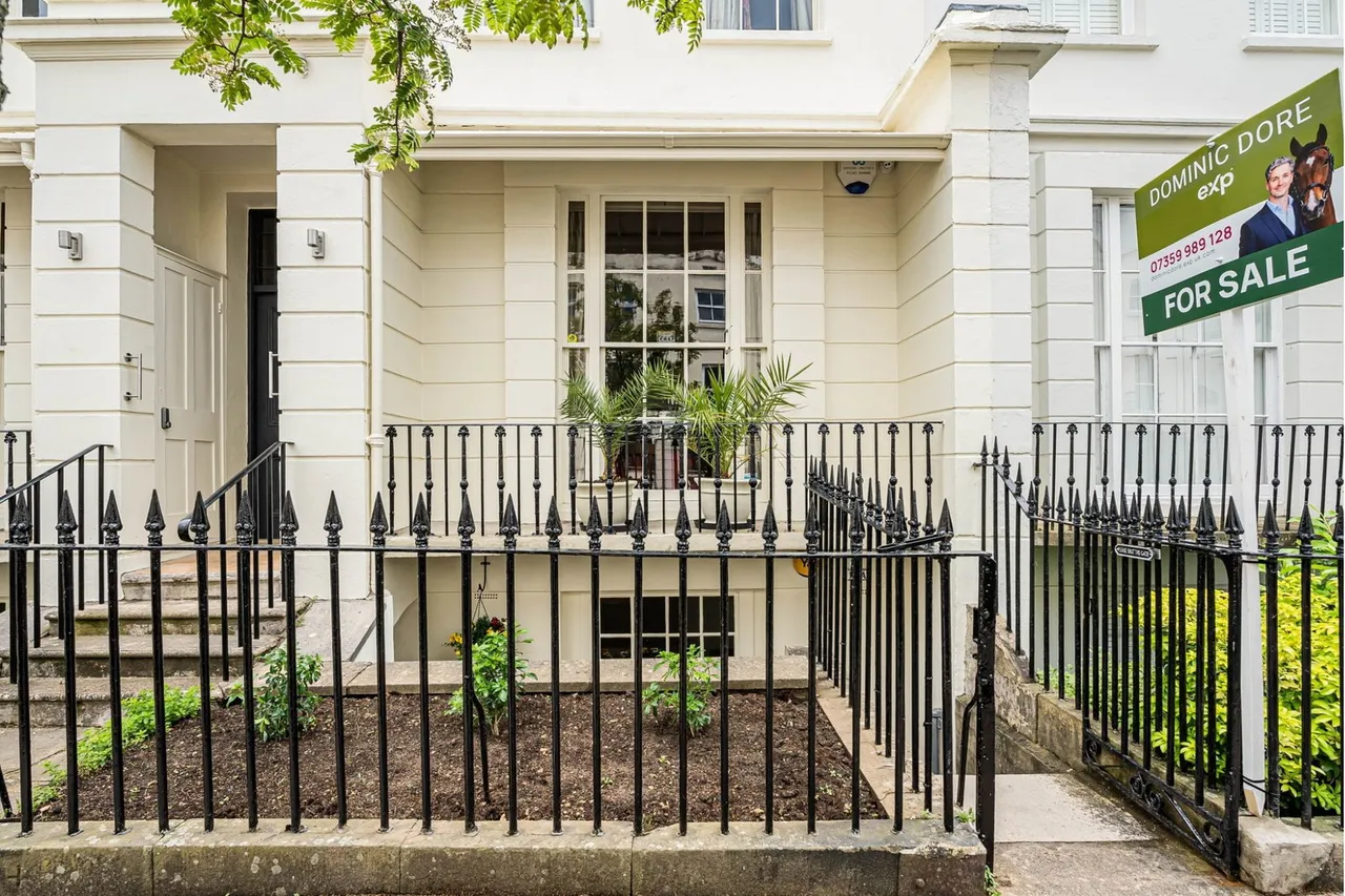 Grosvenor Place South, Cheltenham, GL52, photo 28