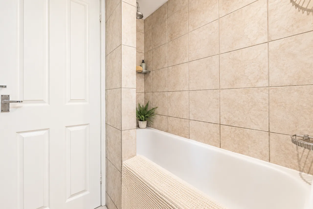 Grosvenor Place South, Cheltenham, GL52, photo 15