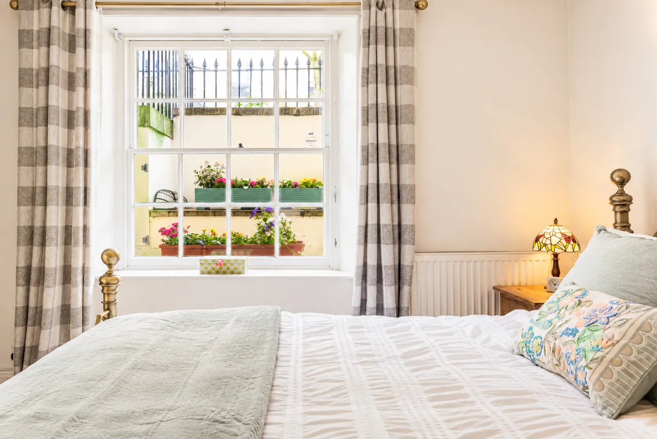 Grosvenor Place South, Cheltenham, GL52, photo 13