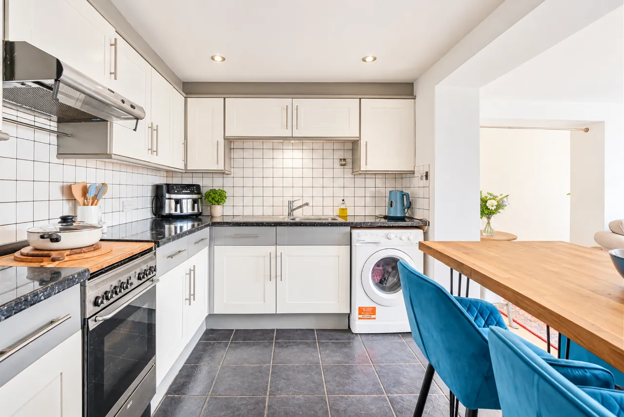 Grosvenor Place South, Cheltenham, GL52, photo 2