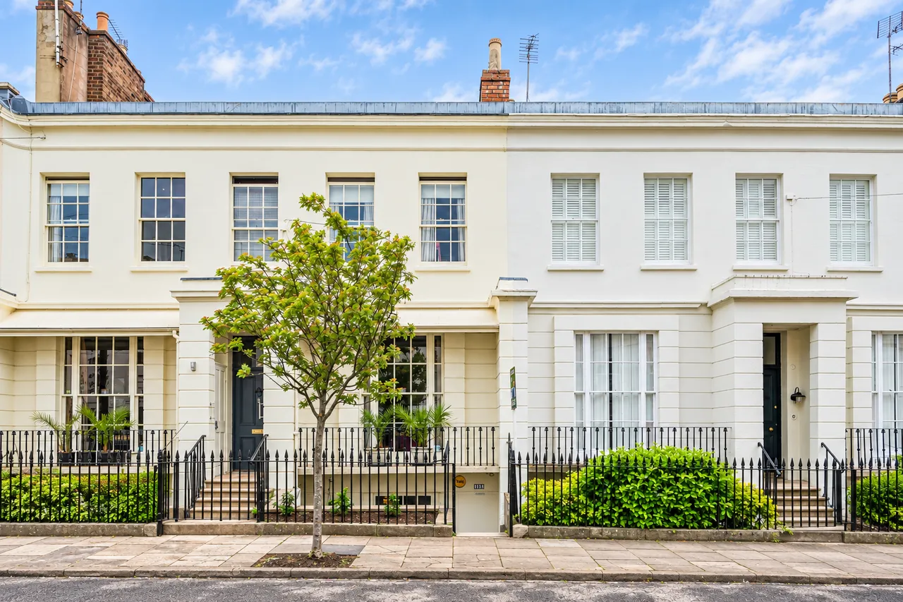 2 bed flat for sale, Grosvenor Place South, Cheltenham, GL52