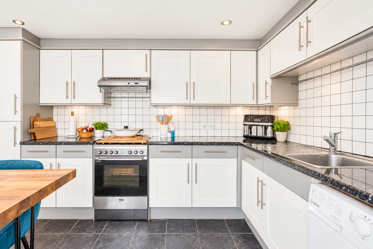 Grosvenor Place South, Cheltenham, GL52, photo 5