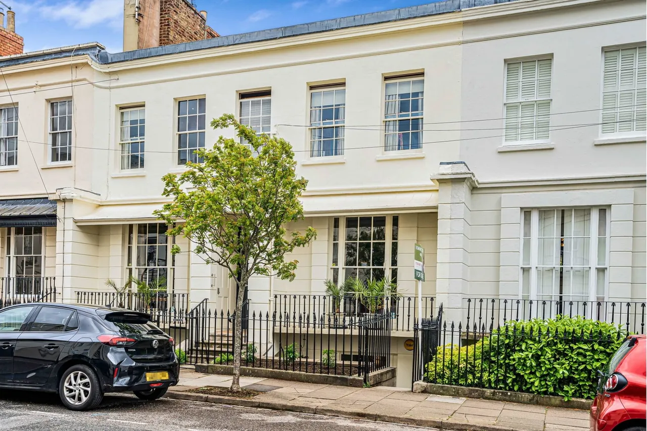 Grosvenor Place South, Cheltenham, GL52, photo 27