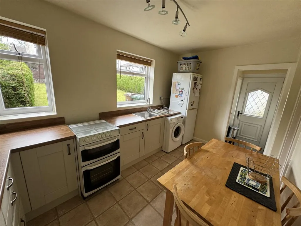 North Dean Road, Keighley, BD22, photo 8