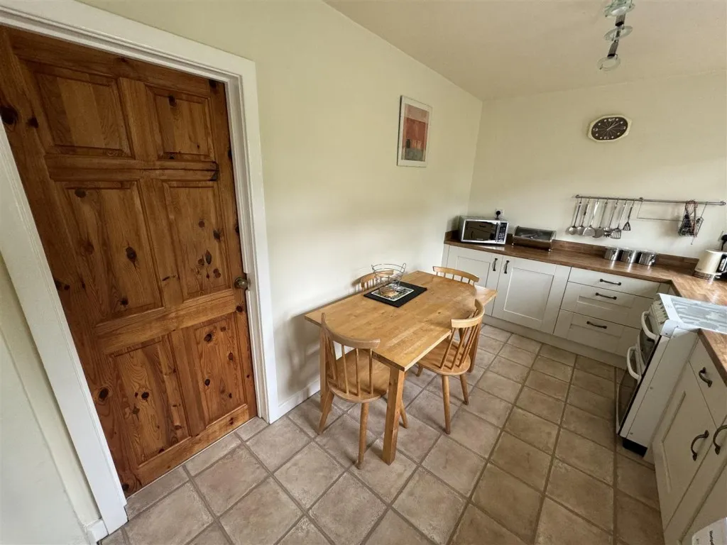 North Dean Road, Keighley, BD22, photo 10