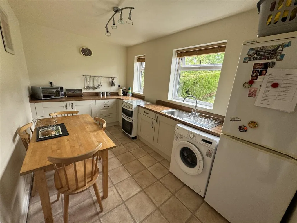 North Dean Road, Keighley, BD22, photo 7