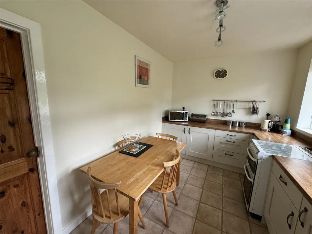 North Dean Road, Keighley, BD22, photo 9