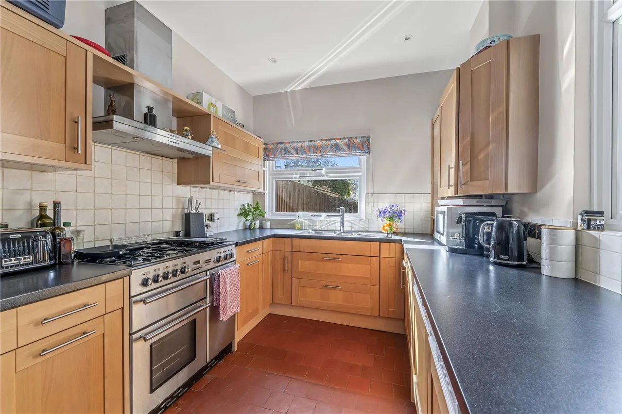 Broom Road, Teddington, TW11 9PF, photo 3