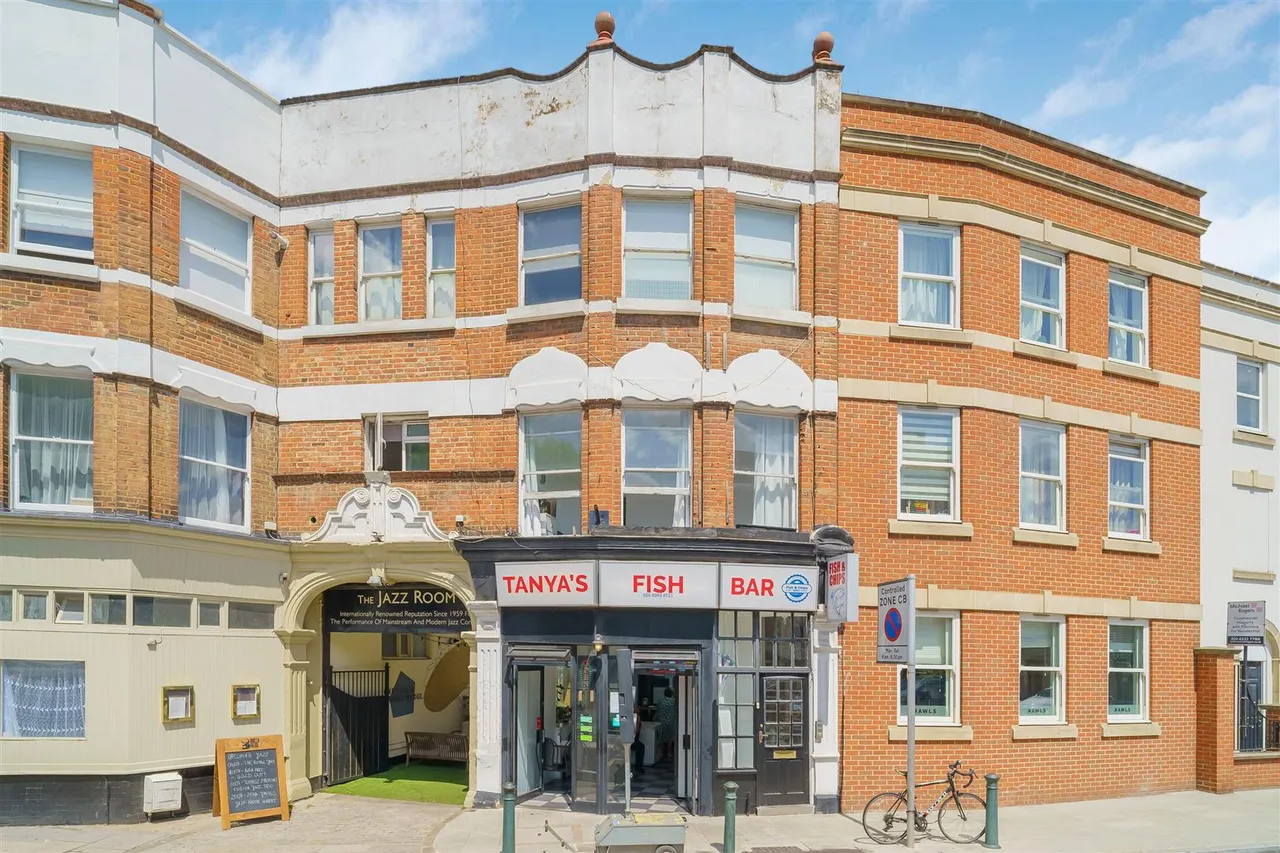 Barnes High Street, Barnes, SW13, photo 10