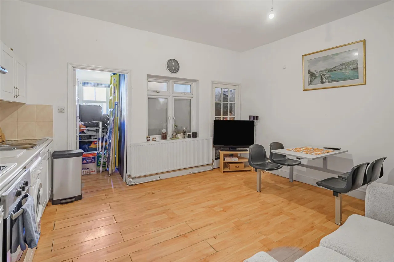 Barnes High Street, Barnes, SW13, photo 7