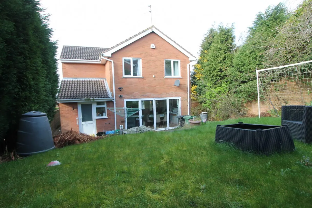 Ascot Drive, Dudley, photo 25