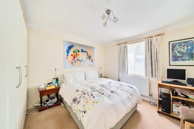 Holden Road, London, N12, photo 14