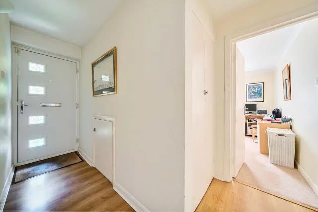 Holden Road, London, N12, photo 16