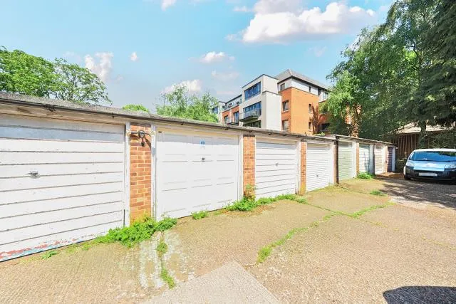 Holden Road, London, N12, photo 21