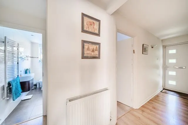 Holden Road, London, N12, photo 19