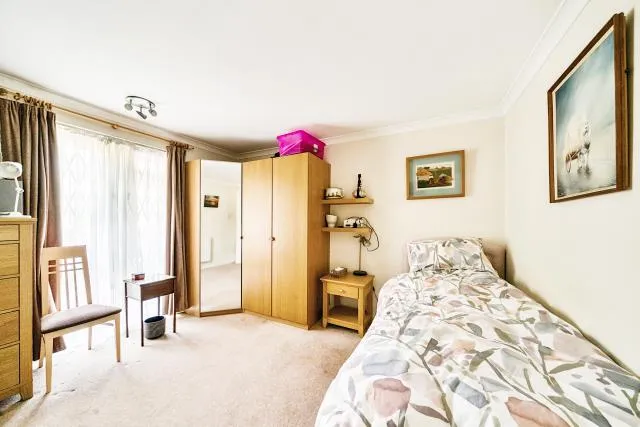Holden Road, London, N12, photo 10