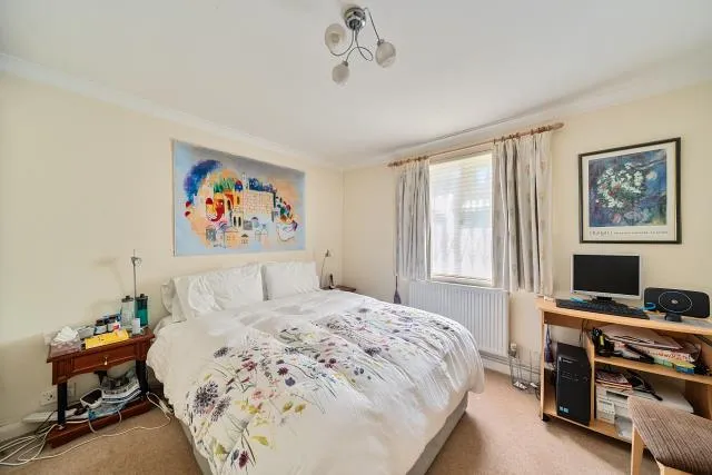 Holden Road, London, N12, photo 17