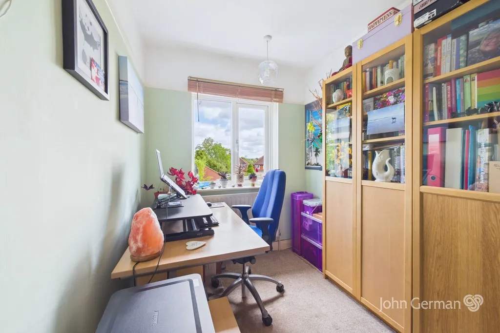 King George Avenue, Loughborough, photo 10