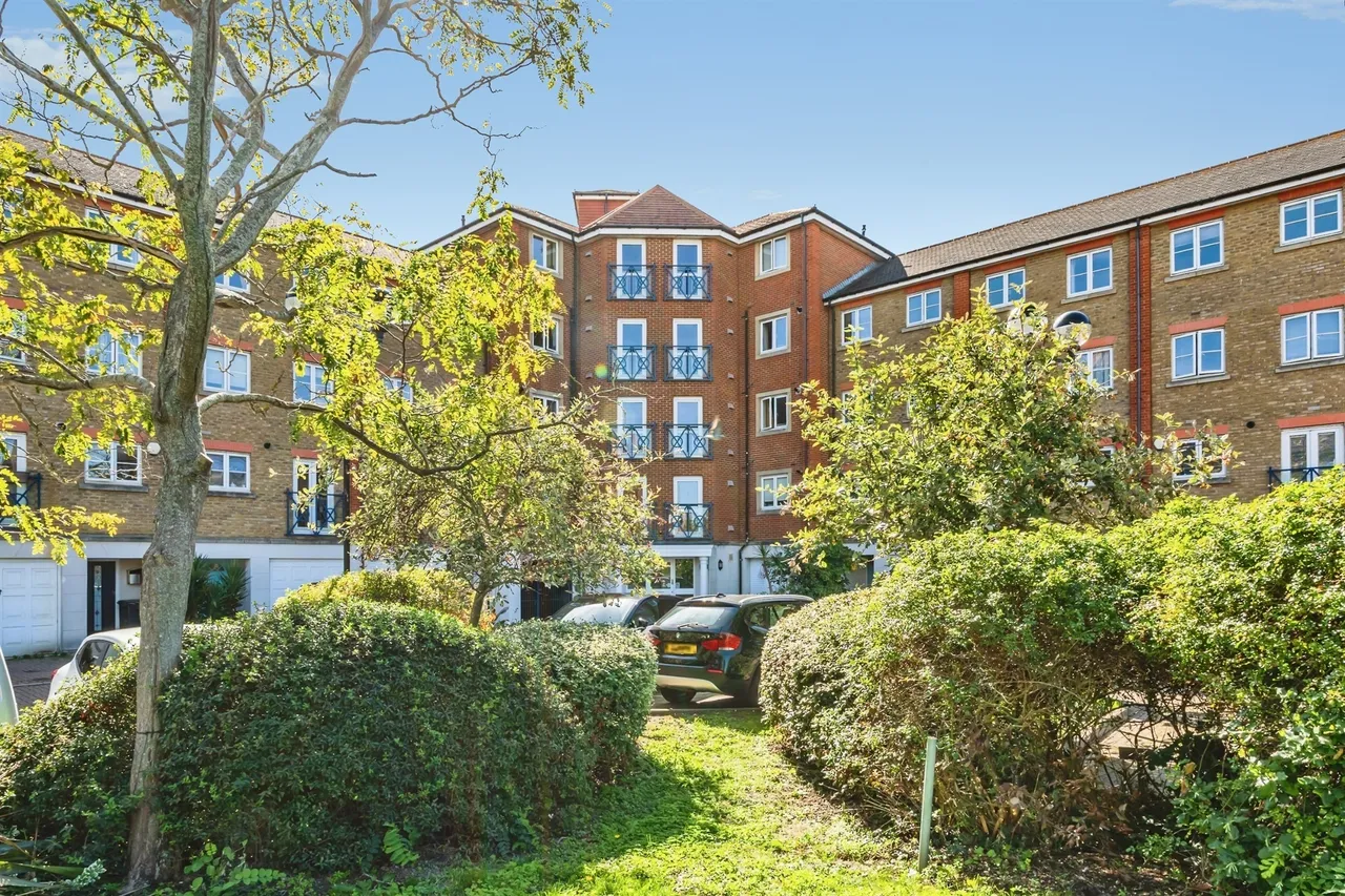 San Juan Court, Eastbourne, BN23, photo 16