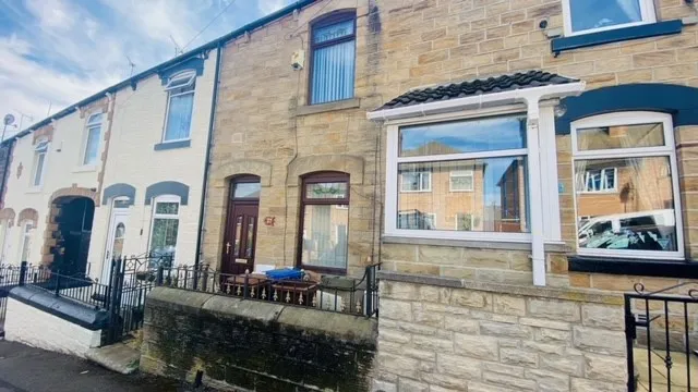 2 bed house to rent, Oxford Street, Barnsley, S70