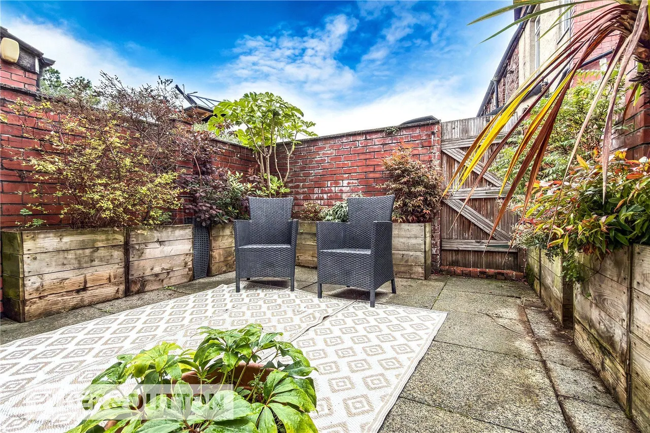 Nuthurst Road, New Moston, M40, photo 11