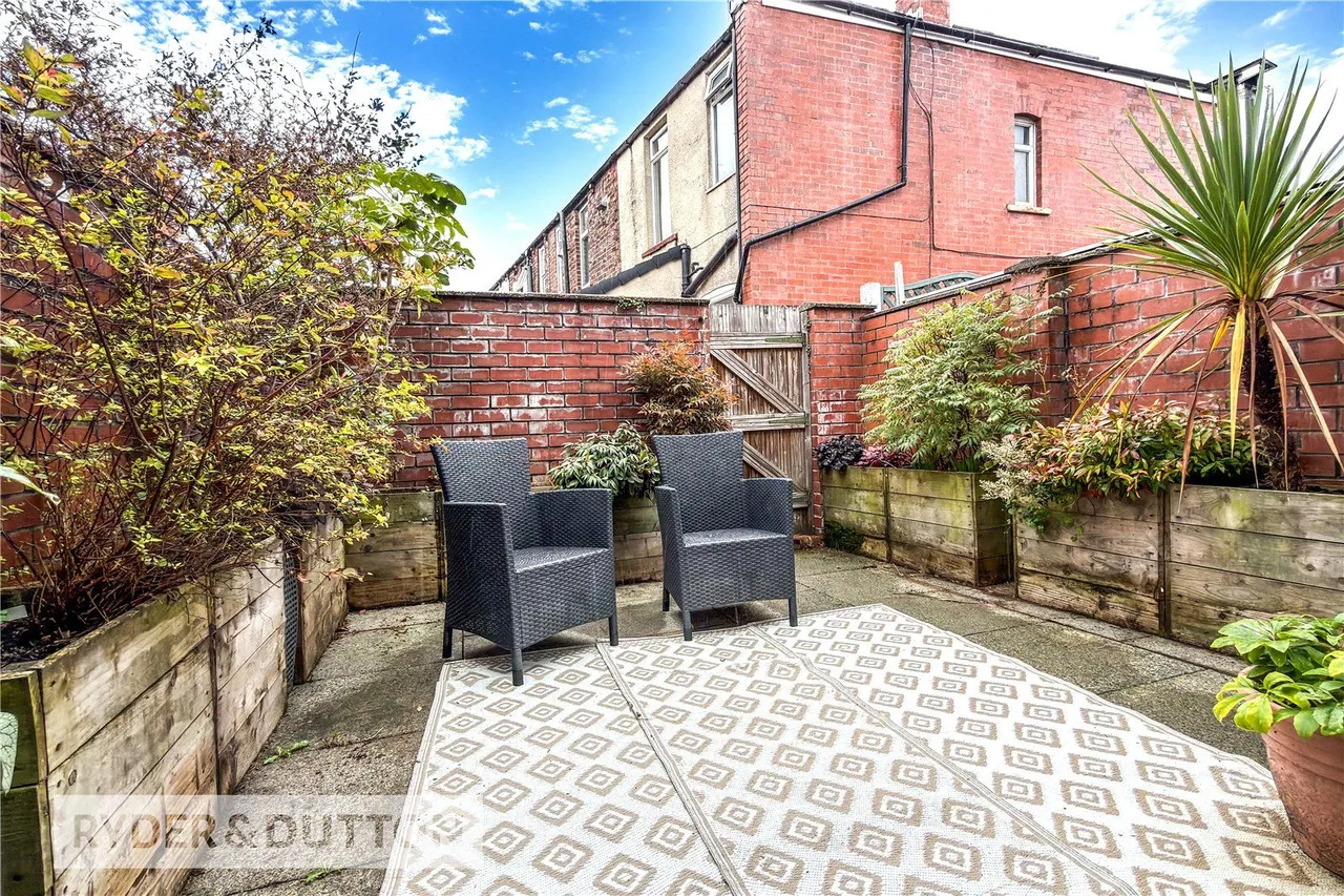 Nuthurst Road, New Moston, M40, photo 10