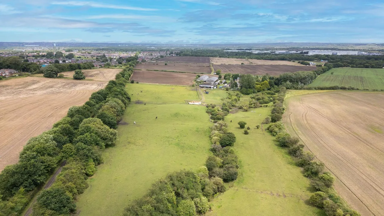 Leam Court, South Leam Farm, NE10, photo 5