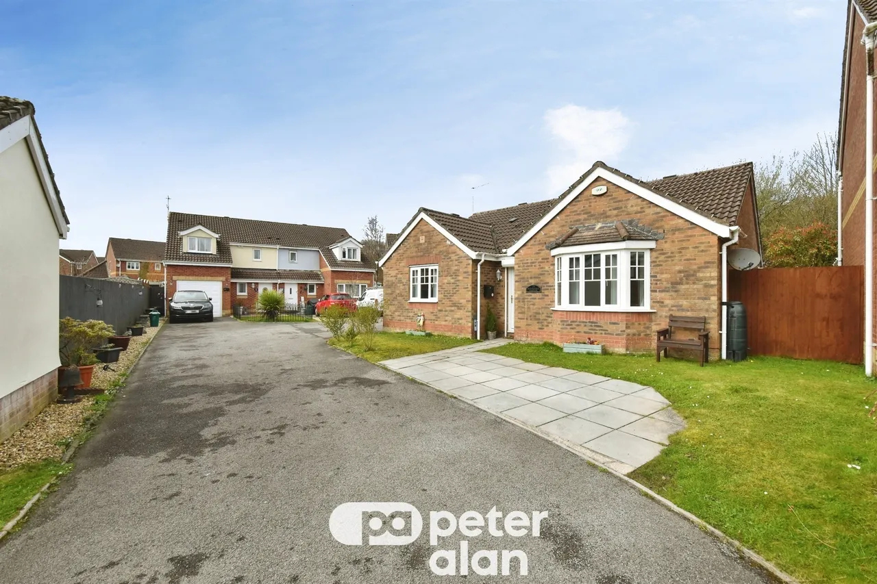 Springfield Gardens, Aberdare, CF44, photo 17