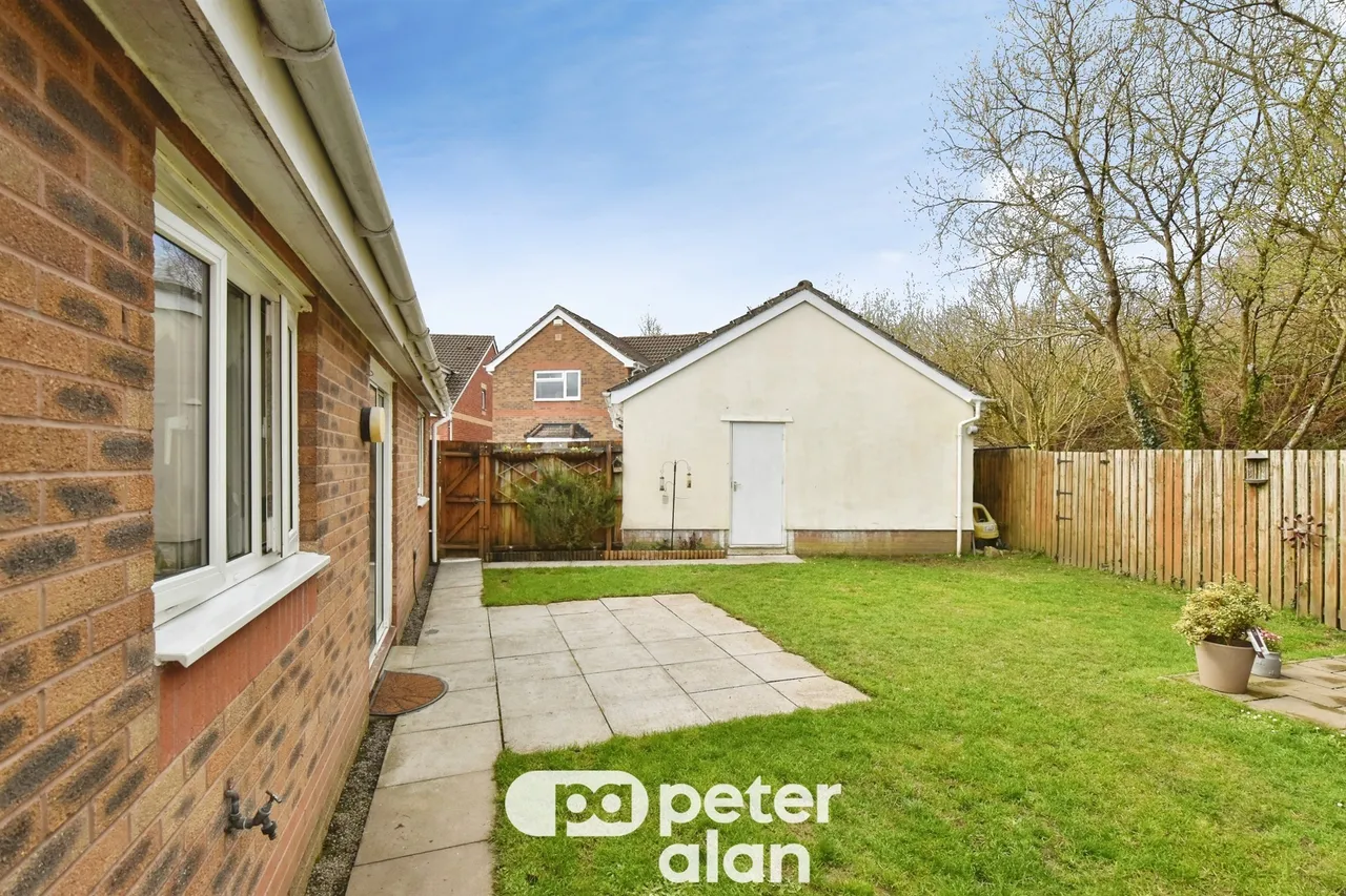 Springfield Gardens, Aberdare, CF44, photo 14