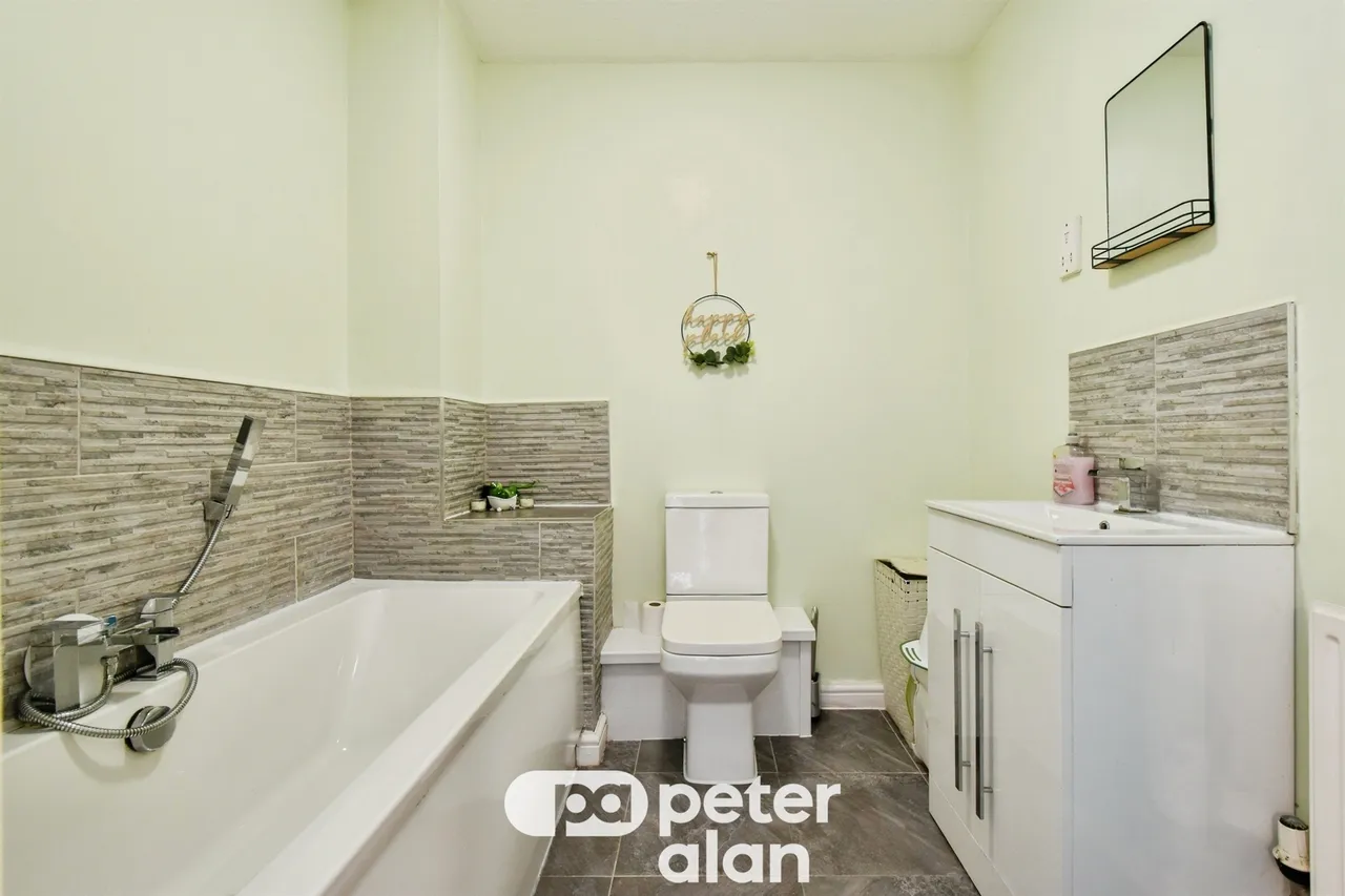 Springfield Gardens, Aberdare, CF44, photo 8