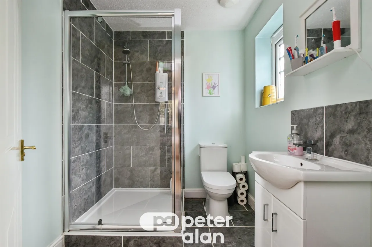 Springfield Gardens, Aberdare, CF44, photo 3