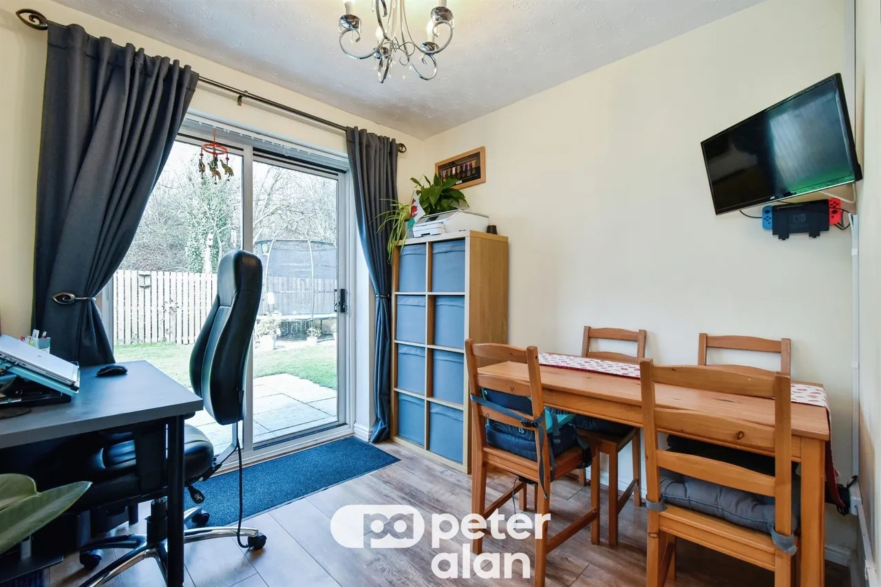 Springfield Gardens, Aberdare, CF44, photo 11