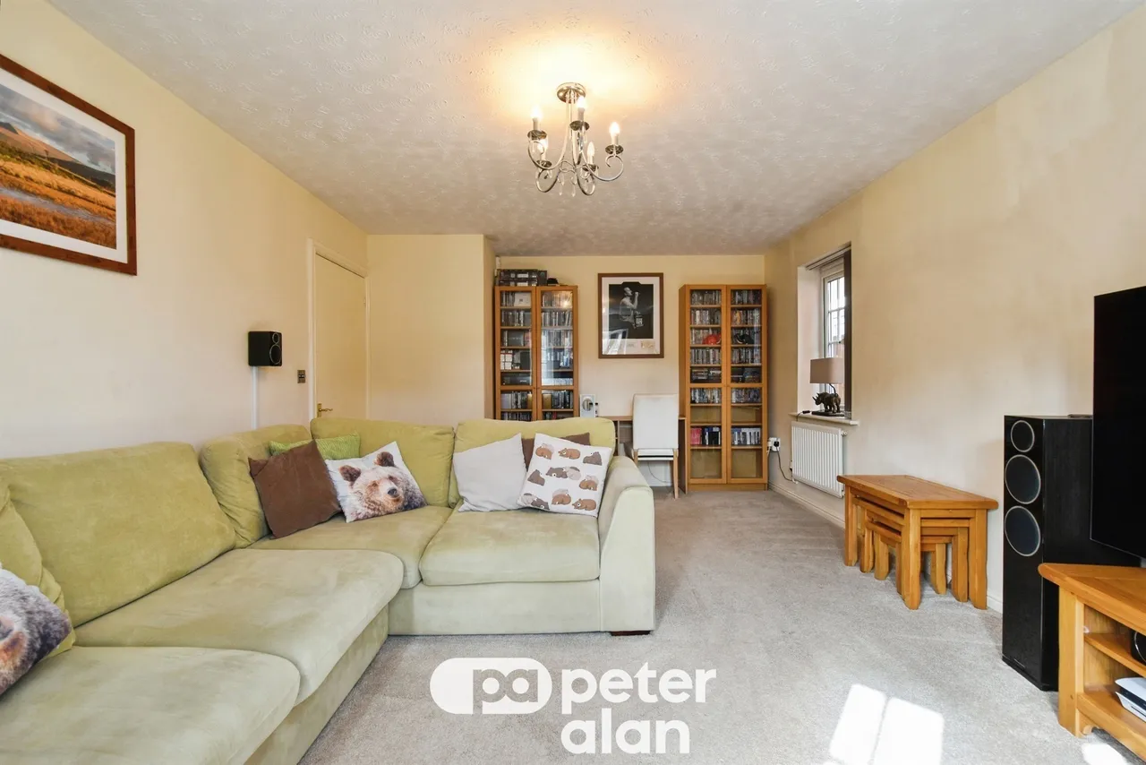 Springfield Gardens, Aberdare, CF44, photo 4