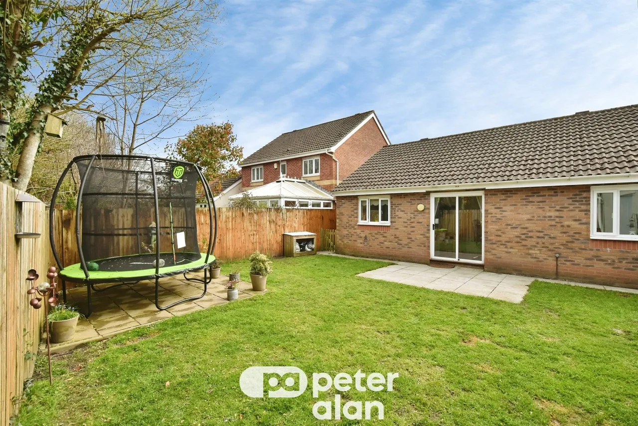 Springfield Gardens, Aberdare, CF44, photo 15