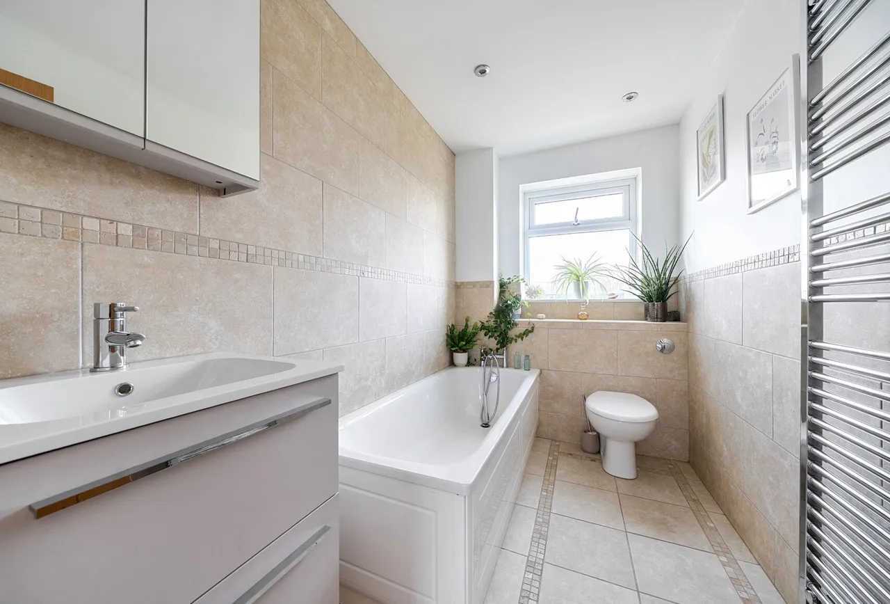 Reigate Road, Surrey, Hookwood, RH6 0AP, photo 16
