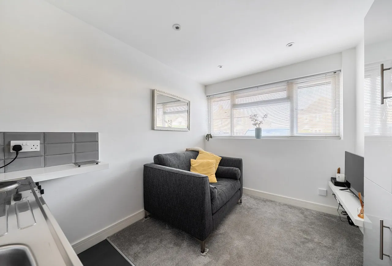Reigate Road, Surrey, Hookwood, RH6 0AP, photo 12