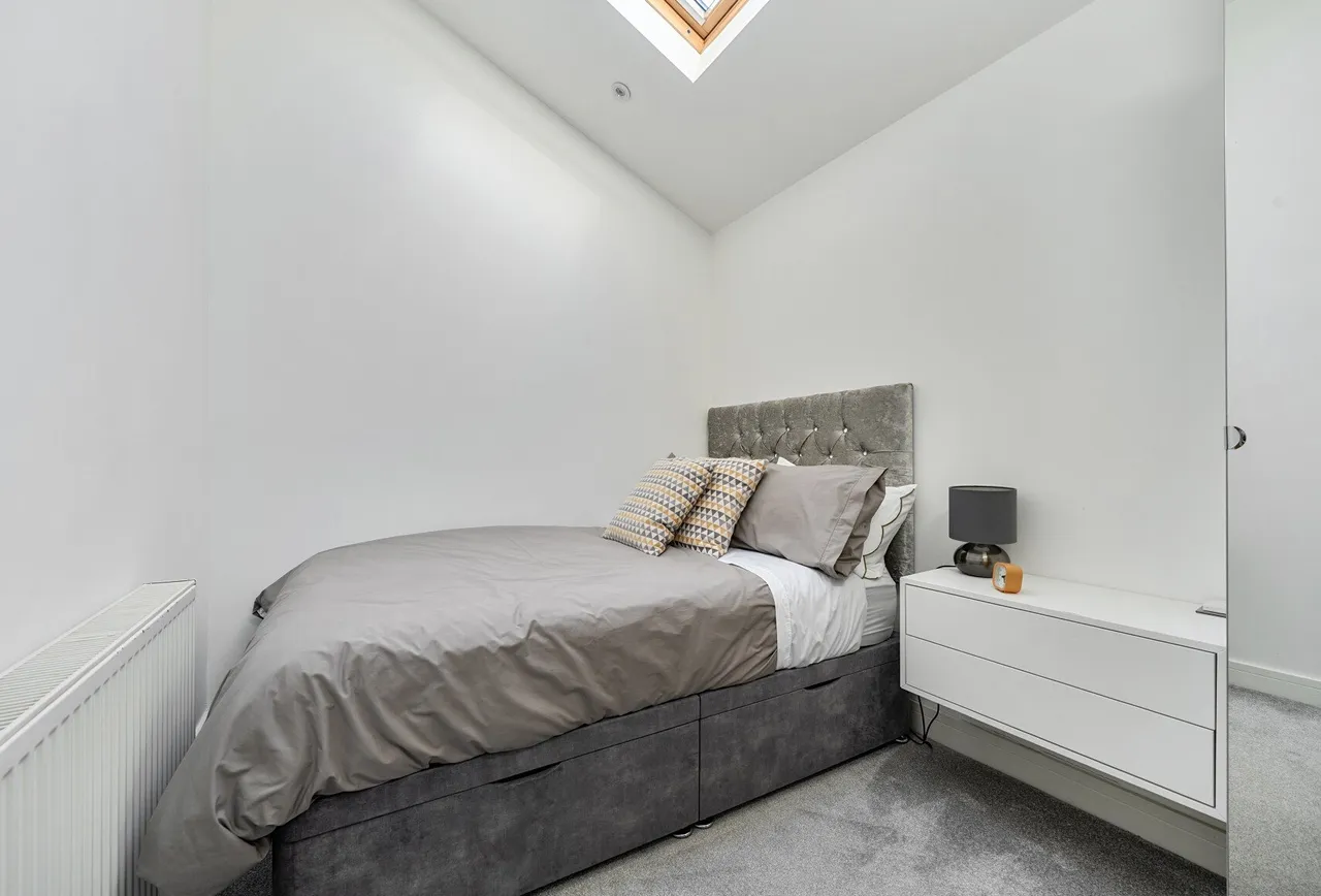 Reigate Road, Surrey, Hookwood, RH6 0AP, photo 11