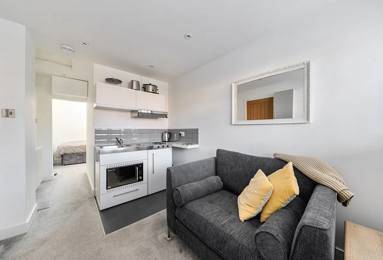 Reigate Road, Surrey, Hookwood, RH6 0AP, photo 7