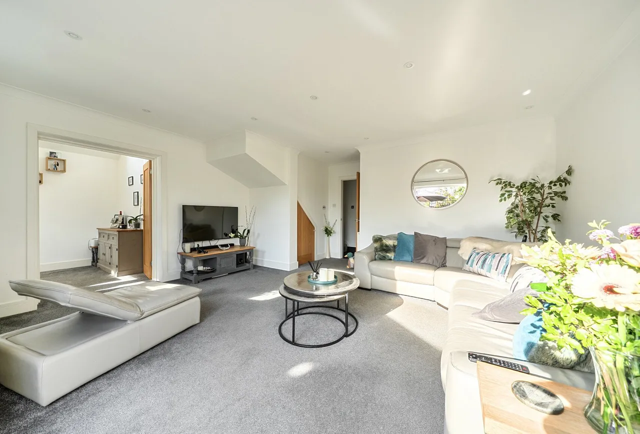 Reigate Road, Surrey, Hookwood, RH6 0AP, photo 5